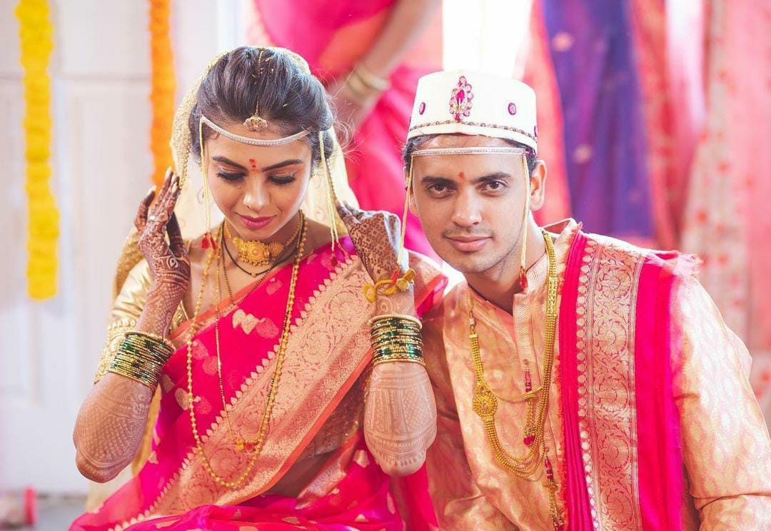 Marathi bride hotsell yellow saree